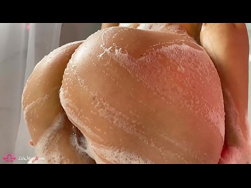 ❤️ Brunetka masturbuje kundičku s vibrátorom až do intenzívneho orgazmu v sprche ❌ Ruské porno na porno sk.camporner.top